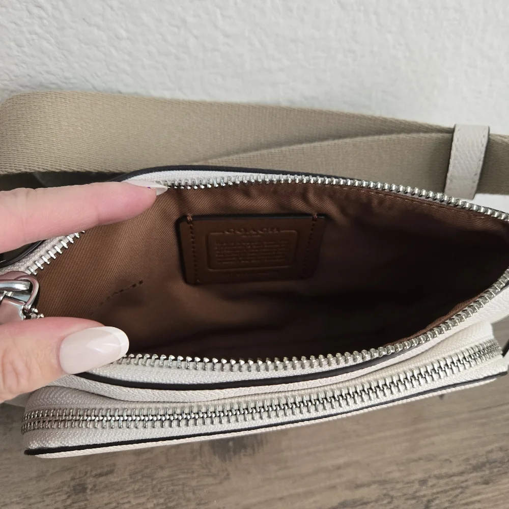 COACH Belt Bag in Crossgrain Leather Chalk - Picture 6 of 14